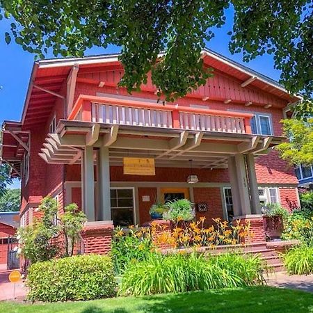Lady Geneva Bed&Breakfast Medford Exterior foto